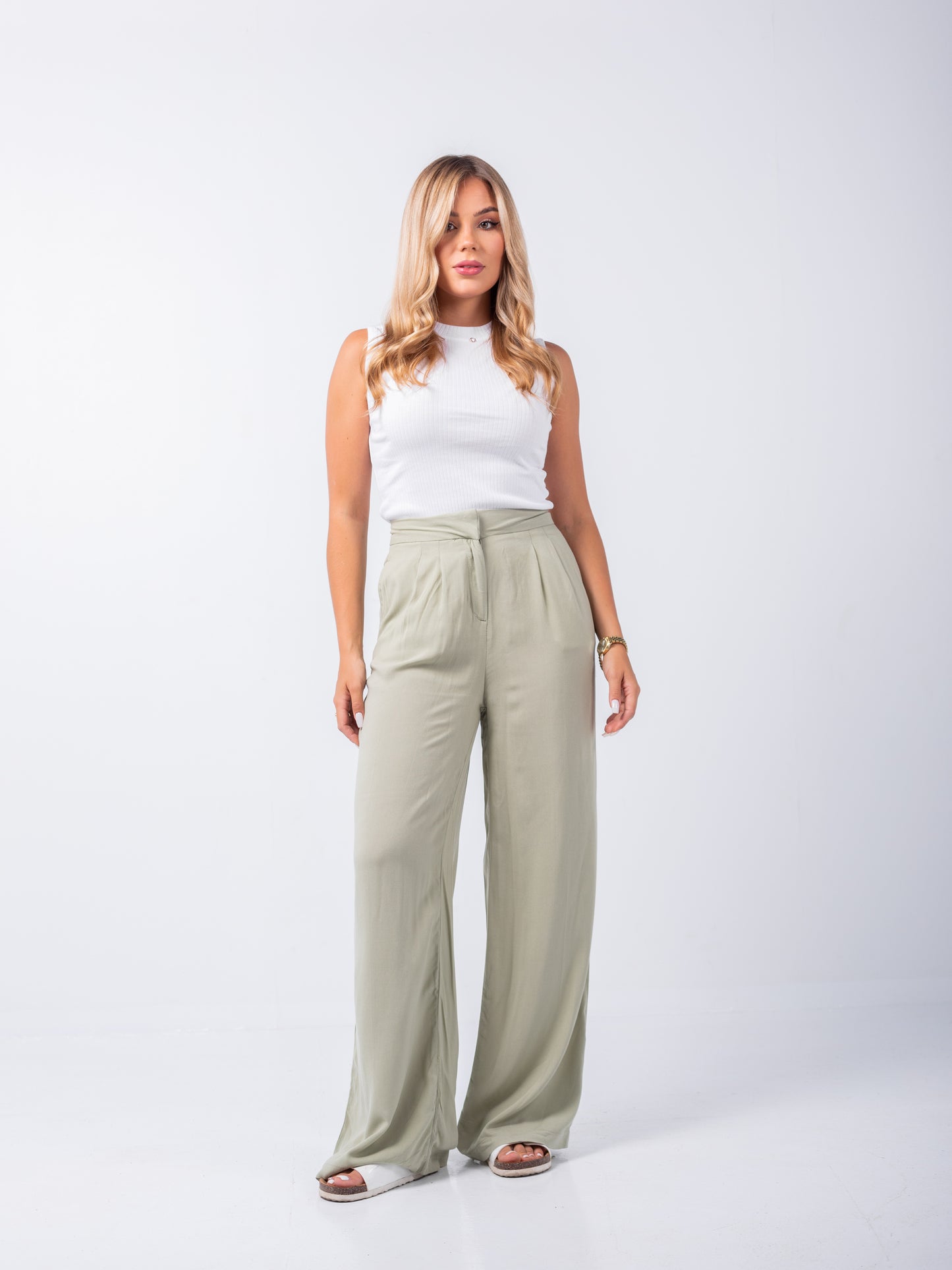 Relaxed Wide Leg Trouser