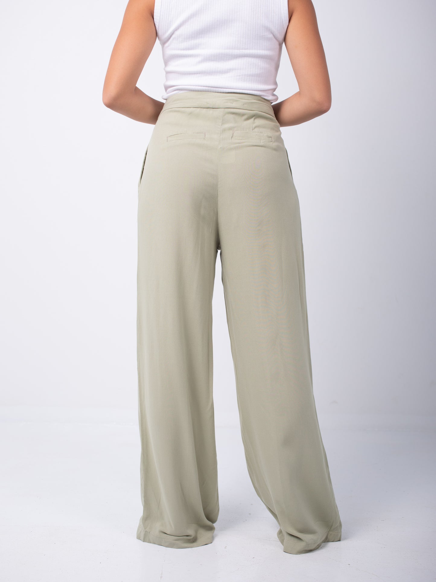 Relaxed Wide Leg Trouser